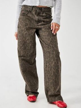 BDG Logan Boyfriend Leopard Print Jeans
